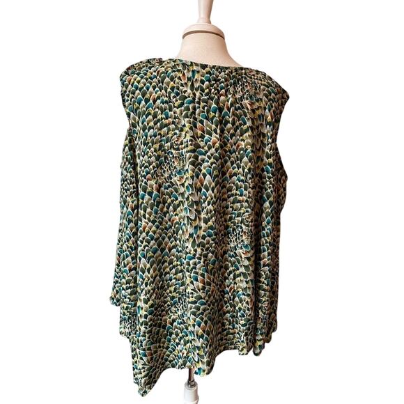 NWOT Artsy Colorful Peacock Cold shoulder Bell 3/4 Sleeve Asymmetrical Blouse 3X - Picture 3 of 11